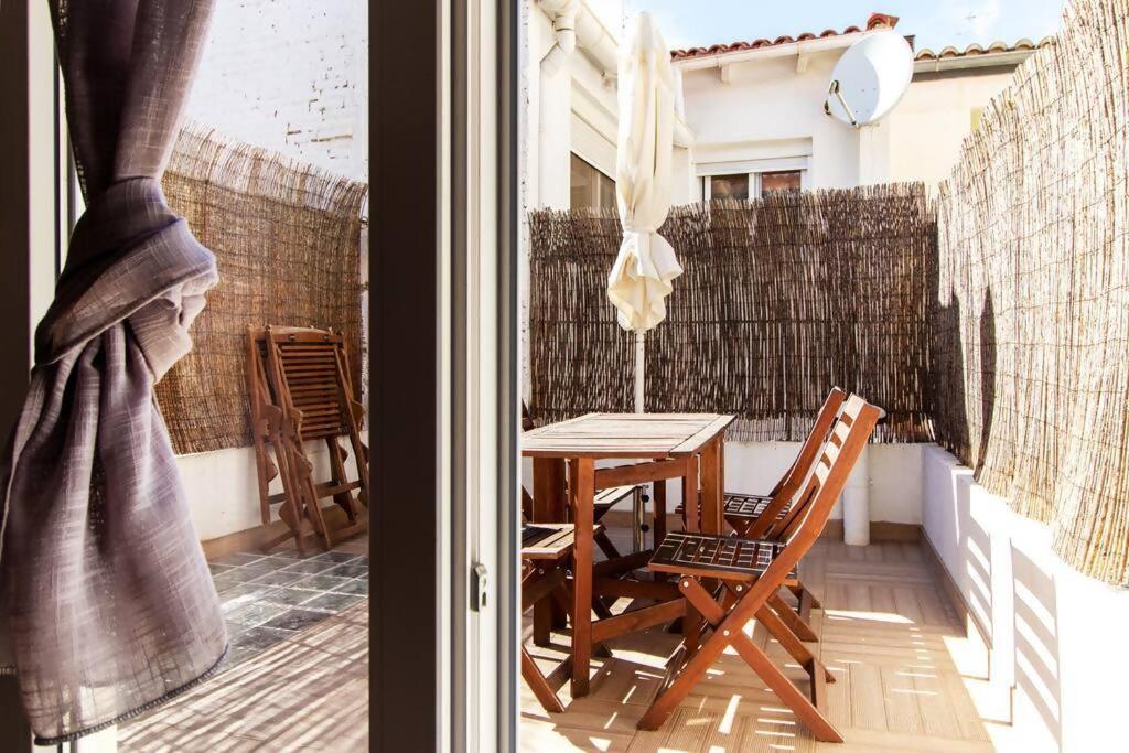 Con Terraza Privada Cerca De La Playa Apartment